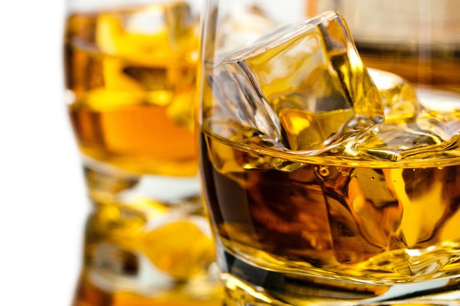 3-Day Speyside Whisky Tour from Edinburgh Including Admissions - Day 2: Glenlivet’s core-range tasting, Aberlour lunch, cooperage craft, and Cardhu’s five-whisky challenge