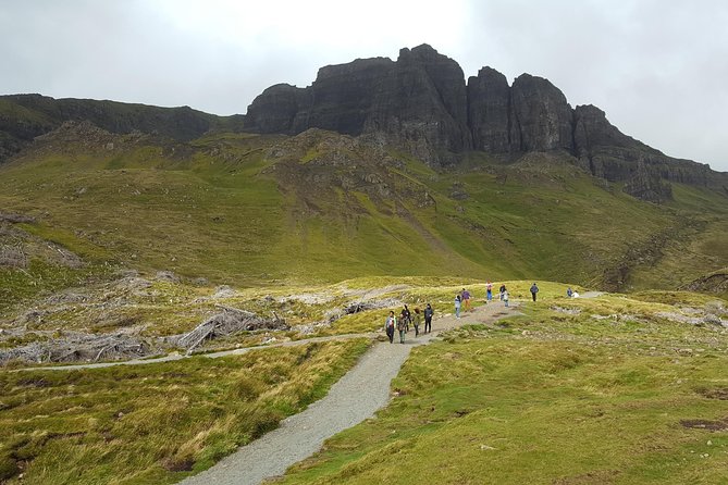 4 Day Highlands and Isle of Skye Tour from Glasgow - Day 1: Hermitage and Pitlochry, then Culloden and Clava Cairns to Inverness