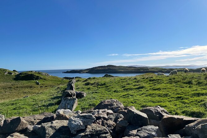 5-Day Hebrides and Highlands Tour from Edinburgh - Day 3: Luskentyre beaches, Callanish stones, and Harris tweed at work