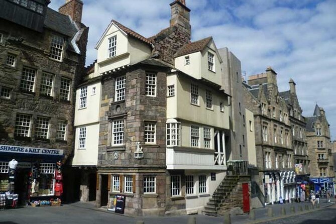 A History of Witchcraft in Edinburgh: A Self-Guided Audio Tour - Victoria Terrace and Major Thomas Weir, then the final climb to Castlehill