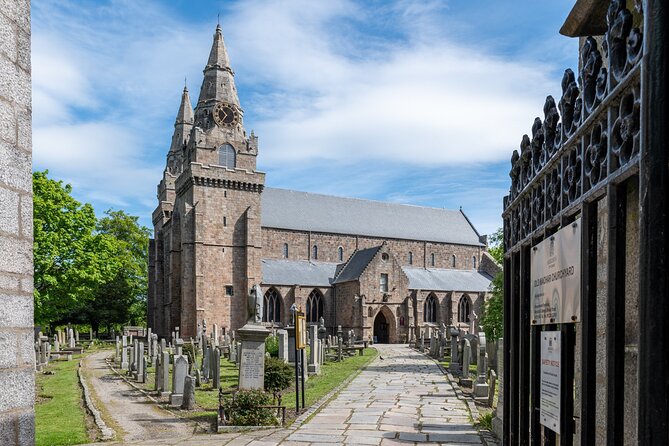 Aberdeen Historical Walking Tour - Stop 3: Old Aberdeen with Powis Gates, Mercat Cross, and a secret graveyard