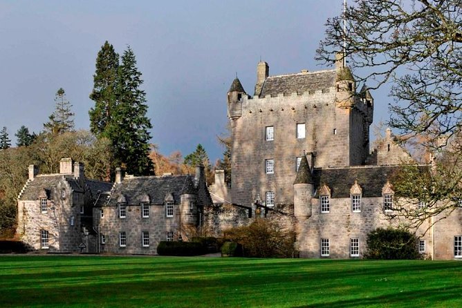 Cawdor Castle, Inverness, Culloden, Outlander and Loch Ness Tour - Cawdor Castle and the Macbeth Connection You Can Actually Walk Through