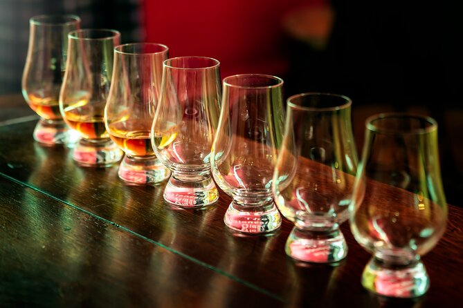 Cellar Of Scotland Walking Tour, taste Edinburgh's finest drinks - Starting at The Guildford Arms, then easing into Saint Andrew Square
