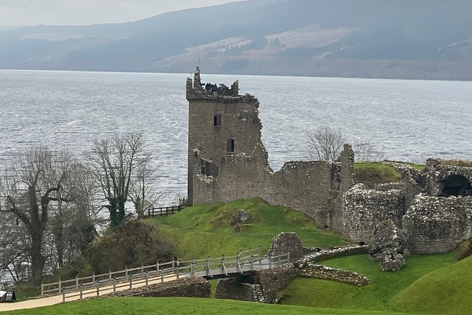 Culloden Battlefield, Clava Cairns and Loch Ness, Urquhart Castle - Urquhart Castle and Loch Ness viewpoints: the tight 15 minute decision