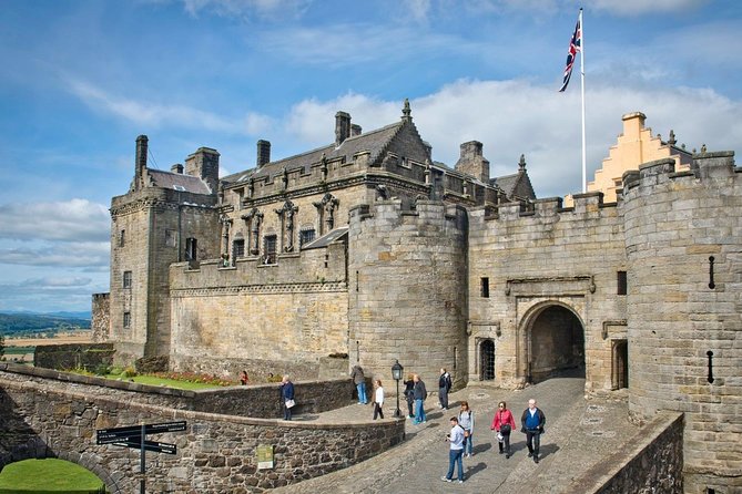Day Trip to Loch Lomond and Trossachs National Park with Optional Stirling Castle Tour from Edinburgh - The Kelpies and The Helix: a fun start that sets the tone