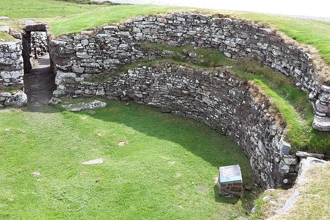 Dunrobin Castle and Glenmorangie Distillery - Local Private Tour - Guides, Pacing, and Comfort in the Highlands