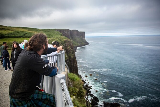 Edinburgh:5-Day Isle of Skye, Inverness & Loch Ness Tour w/Hostel - Day 1: Kelpies and Glencoe Views, Then a Proper Oban Evening