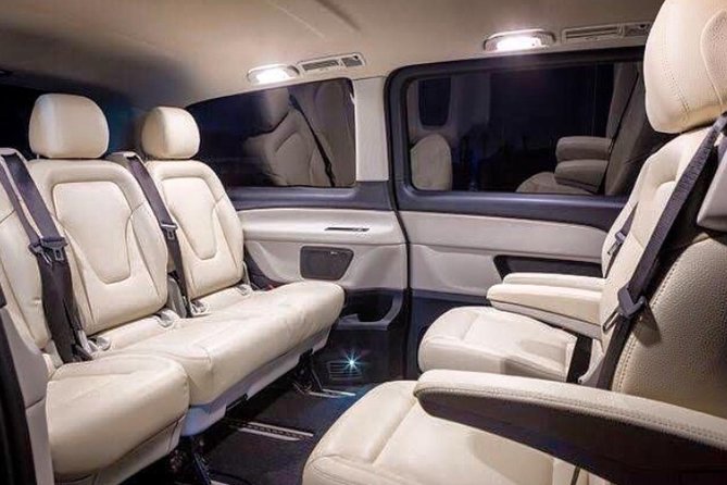 Edinburgh Airport to Glasgow City Chauffeured Hire Driver - Small Details That Make the Ride Feel Professional