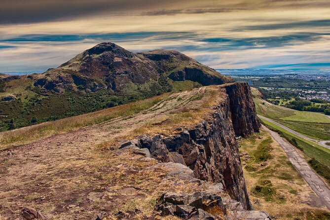 Edinburgh: Arthur's Seat Hike with Local Guide - The Arthur’s Seat climb: pacing, breaks, and what you’ll actually see