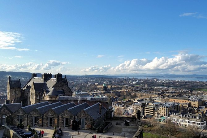 Edinburgh Castle Guided Walking Tour in English - Price and what you really get for $52.70