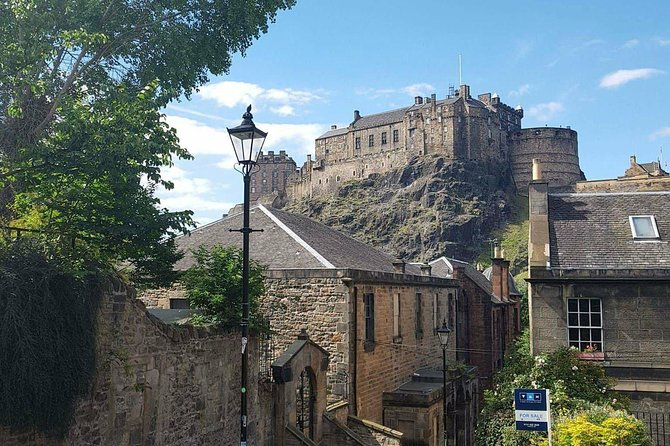 Edinburgh Castle Guided Walking Tour in English - Who should book this Edinburgh Castle walking tour