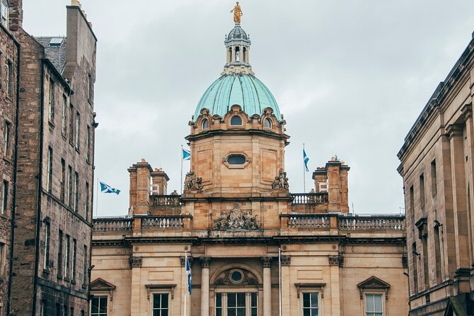Edinburgh Castle & Old Town Small Group Guided Tour - A haunted graveyard stop, plus the human side of the tour