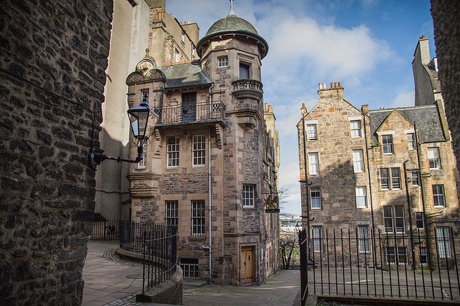 Edinburgh Castle & Royal Mile Walking Tour - Ticket Included - Timing: when you want to show up, and when you should not rush