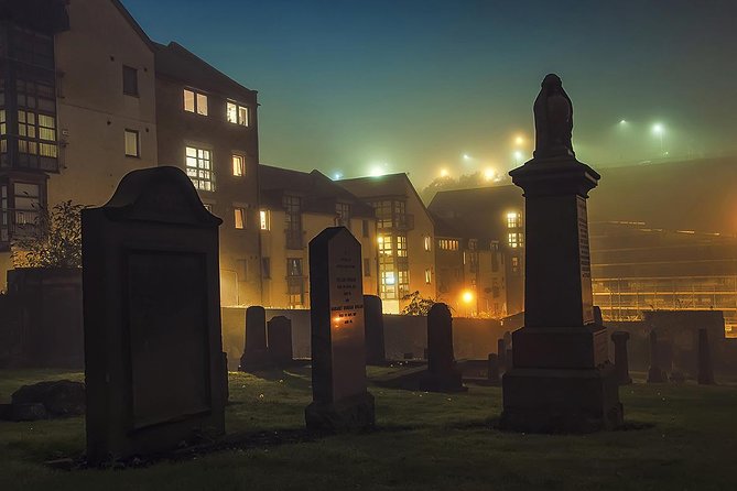 Edinburgh Darkside Walking Tour: Mysteries, Murder and Legends - What makes the guides matter on this walk