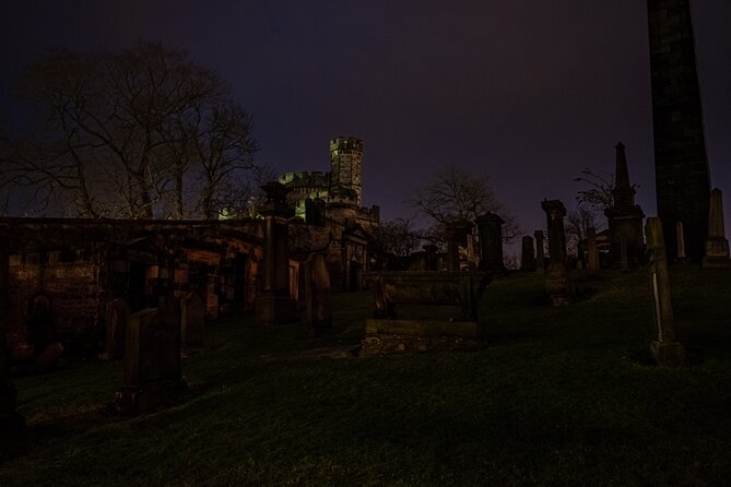 Edinburgh Ghost Tour: Mysteries, Legends and Murders - Meeting point and route flow, from 351 High St to the Royal Mile