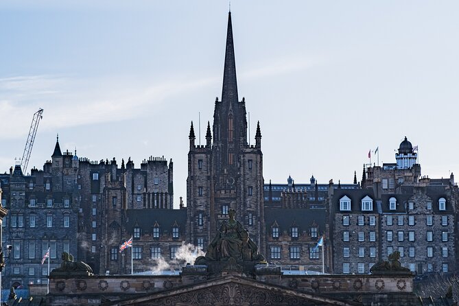 Edinburgh Ghost Tour: Mysteries, Legends and Murders - Old Calton Cemetery: where the story gets real
