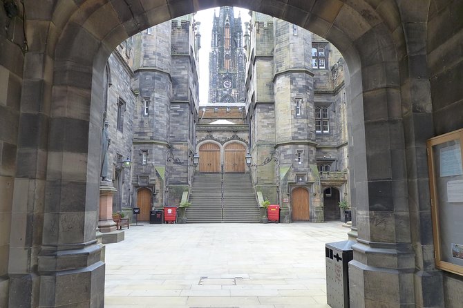 Edinburgh: History Lovers Old Town Walking Tour - Greyfriars Kirkyard: authors, medicine, and a loyal dog