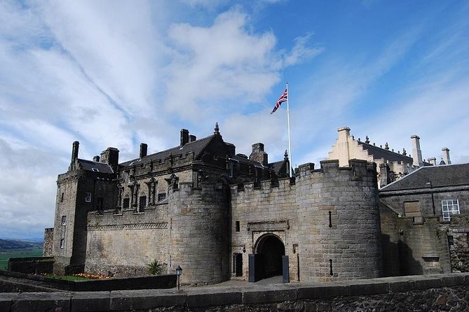 Edinburgh: Loch Lomond, Stirling Castle and the Kelpies Day Tour - Passing Callander and Doune Castle before Stirling Castle