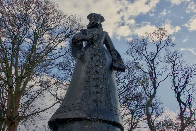 Edinburgh: Mary Queen of Scots Privately Guided Luxury Day Tour - Mary Queen of Scots sites, with a truly comfortable pace