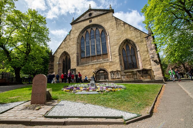 Edinburgh Old Town: Historical Guided Walking Tour - Edinburgh Old Town in 2 hours, starting at 351 High St