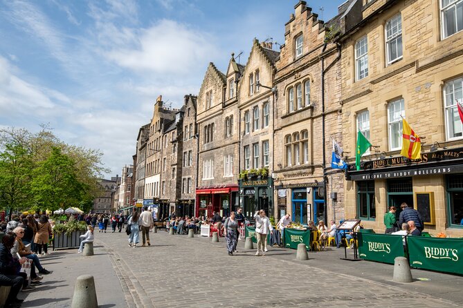 Edinburgh Old Town: Historical Guided Walking Tour - How guides like Gavin and Urs make history stick