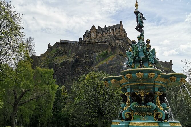 Edinburgh Old Town Private Self-Guided Tour - Starting on Parliament Square: Quick Orientation, Big Themes