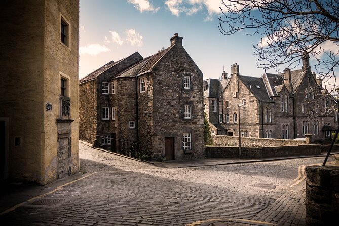 Edinburgh: Old Town's Highlights Walking Tour - Grassmarket, Pubs and Views Plus the Darker City Past