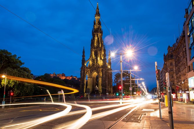 Edinburgh Photography Masterclass - Private Photography Lesson - Long exposures for light streaks: cars, boats, and controlled motion blur