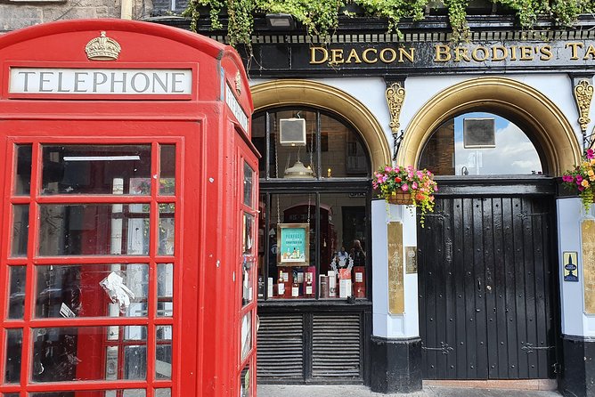 Edinburgh Private Walking Tour - Advocate’s Close Viewpoints: Old Town to New Town in Minutes
