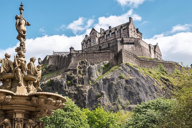 Edinburgh's Amazing Harry Potter Walking Tour - Kids Free! - Old Town Streets: Where the Walking Turns Atmospheric