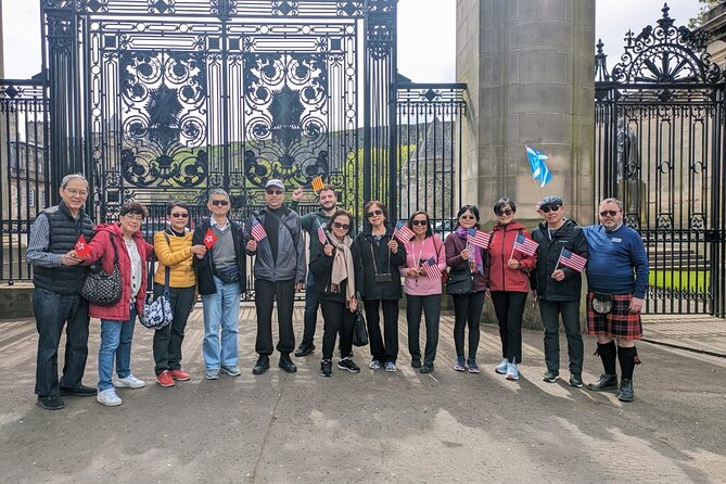 Edinburgh Shore Excursion: City Tour and Royal Yacht Britannia - Food, WiFi, and restroom reality