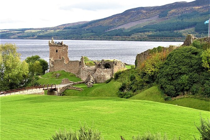 Edinburgh to Inverness Private Transfer with Tour on the way - Price per group: private comfort for up to six