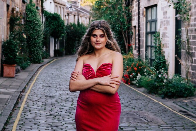 Enchanted Professional Private Photoshoot Tour in Edinburgh - Down the Royal Mile to New College, plus weekday-only timing