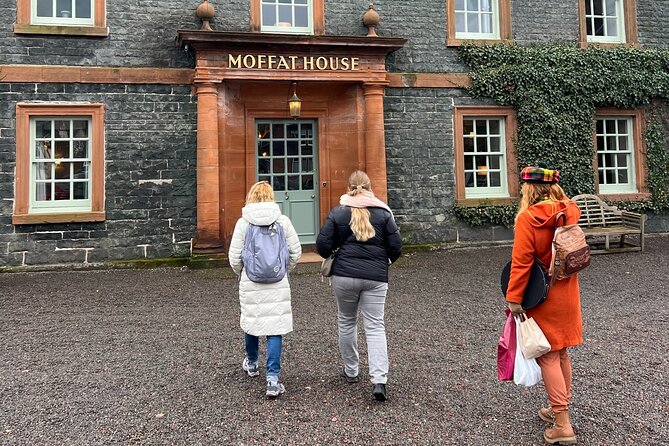 English Speaking Homestay Exploring Edinburgh and National Parks - Who should book this homestay, and who might pass