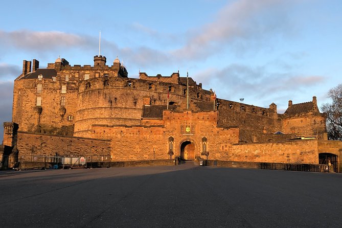 Essential Walking Tour of Edinburgh's Old Town - Why This 3-Hour Old Town Walk Beats a Castle-Only Plan