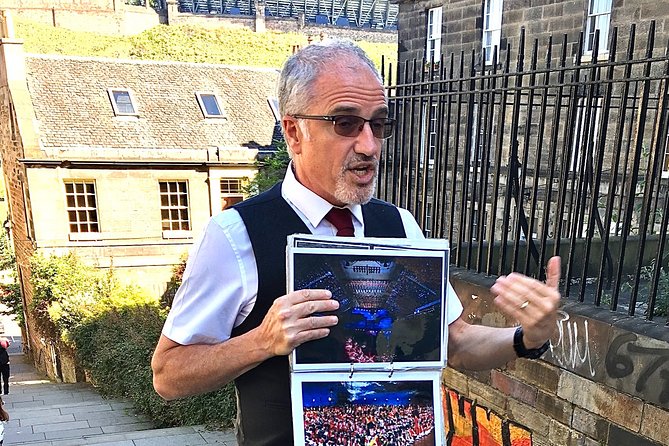 Essential Walking Tour of Edinburgh's Old Town - John Knox House and the Museum of Edinburgh: Perfect Mid-Walk Breaks