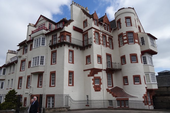 Essential Walking Tour of Edinburgh's Old Town - Canongate Kirk When Open, Then Holyroodhouse and the UK Story