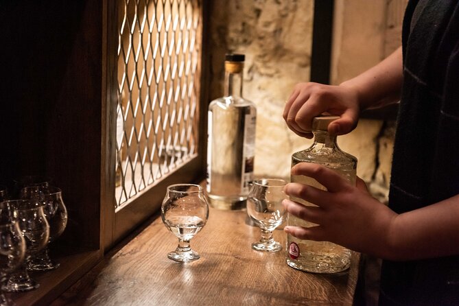Evolution of Gin and Underground Gin Tasting in Edinburgh | 1hr - Should you book this underground gin tasting in Edinburgh?