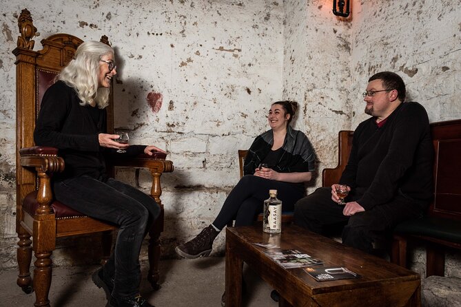 Evolution of Gin and Underground Gin Tasting in Edinburgh | 1hr - The underground setting near St Giles, and why it fits the story