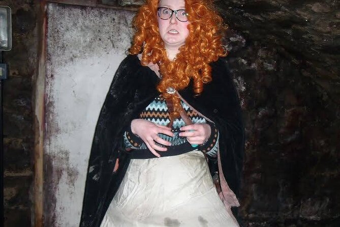 Extreme Paranormal Underground Ghost Tour in Edinburgh - From High Street to Wynds: The Walk Sets the Tone