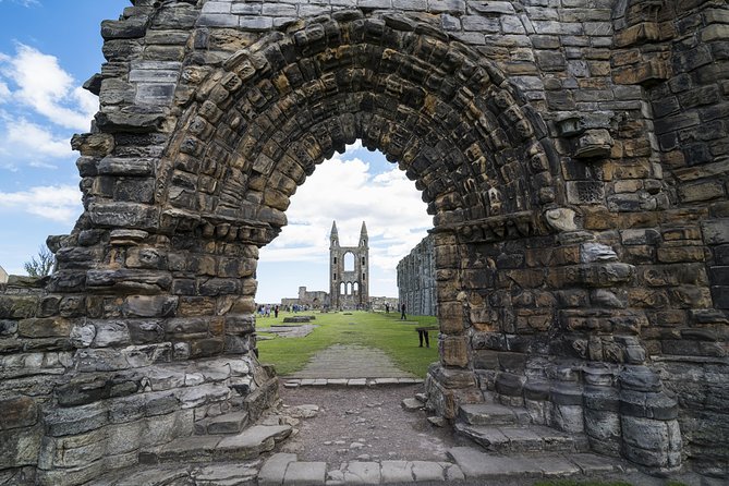 From Edinburgh: 5-Day Isle of Skye, Oban, & Highlands Tour - Day 2: Glencoe and Glenfinnan, then whisky, Loch Ness, and Eilean Donan to reach Portree