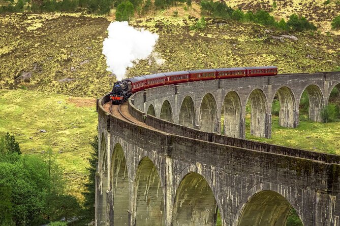 From Edinburgh: 6-Day Isle of Skye & Hebridean Hopper Tour w/Room - Day 4 Lewis beaches, Tarbert, and Skye’s Trotternish Peninsula myths