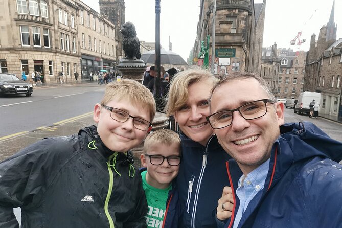Ghosts of Edinburgh: Bloody Past Exploration Game and Tour - Edinburgh Castle and St Giles: big landmarks, puzzle-style storytelling