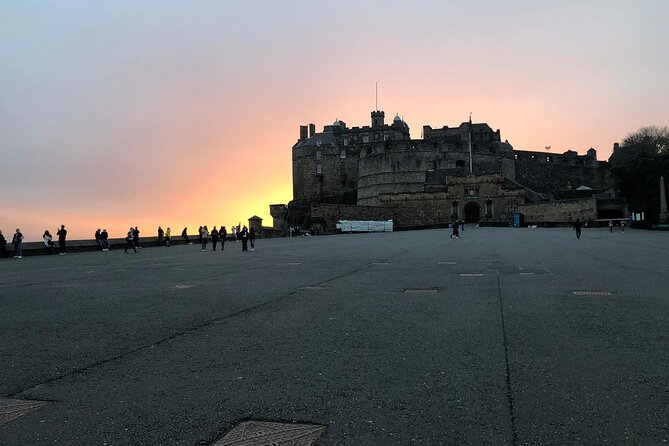 Ghosts of Edinburgh: Bloody Past Exploration Game and Tour - The Grassmarket: where the past turns grim