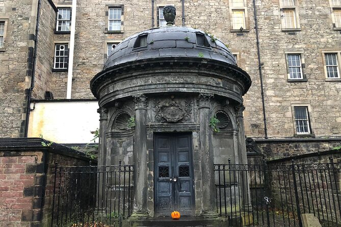 Ghosts of Edinburgh: Bloody Past Exploration Game and Tour - Where this game is best for families and friend groups