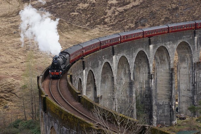 Glasgow: Eilean Donan, Loch Ness & Glenfinnan - 2 Day Tour - Glenfinnan Viaduct: chasing the Hogwarts Express moment