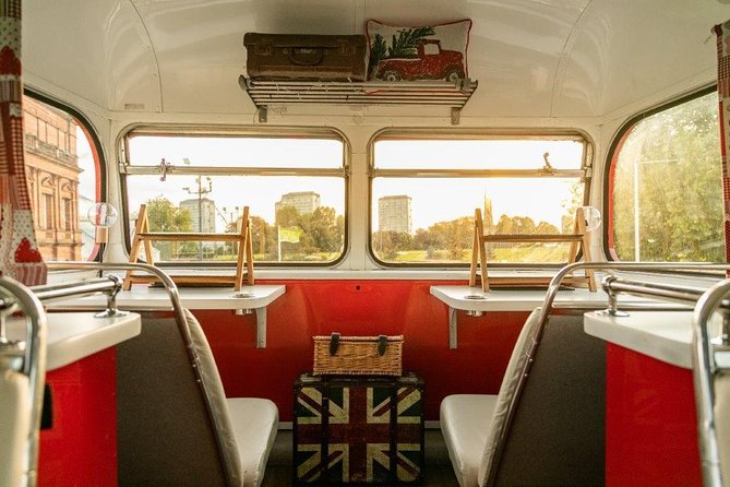 Glasgow Evening Dining Experiences - The onboard hosts and singing that people remember