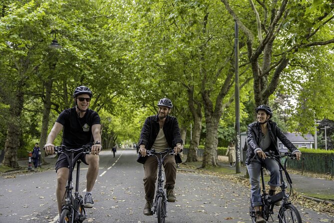 Glasgow Private Bike Tour: Highlights & Hidden Gems - Riverside Museum of Transport and Travel: tickets included, time to go inside