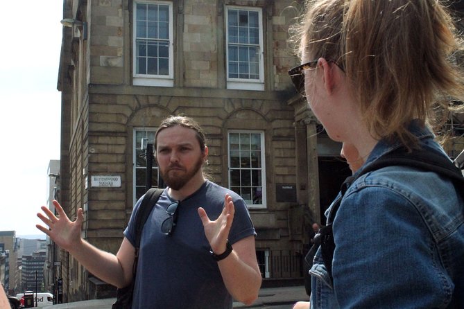 Glasgow: Pubs & History Walking Tour with Beer Tasting - Starting at George Square: Fast Orientation Before the Beer Lesson