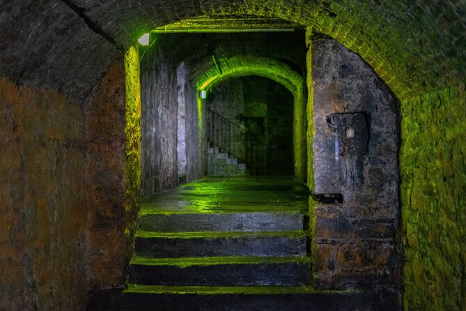 Haunted Vaults and Graveyard Walking Tour in Edinburgh - Stop 1: Greyfriars Kirk graveyard time and the names you’ll remember